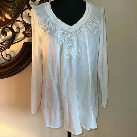 Soft Surroundings White Embroidered Tunic
Women's Size M Coastal Grandma Cotton - Picture 2 of 16